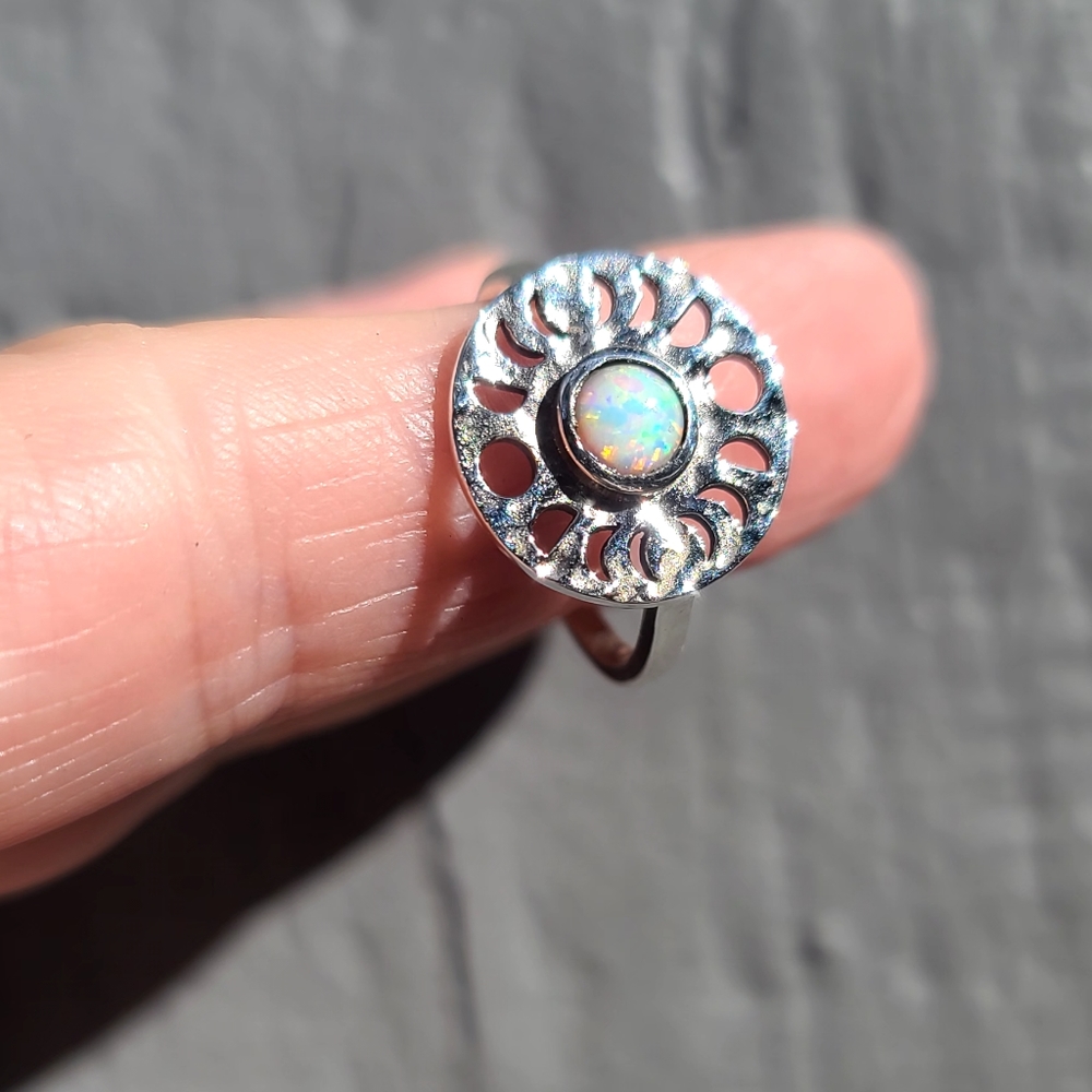 Opal 🌙 🌚 🌔 🌕 🌖 🌛 Moonphase Sterling ring sz6.5 - Picture 5 of 6